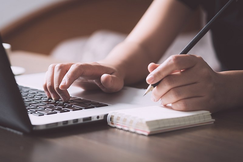 ESBUENISIMO LABS EXPERTOS EN CREACIÓN DE CONTENIDOS SEO PARA BLOG